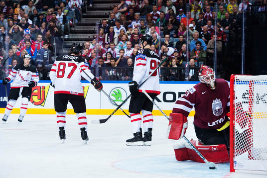 Kanadas Nathan MacKinnon, Sidney Crosby och Jason Spezza