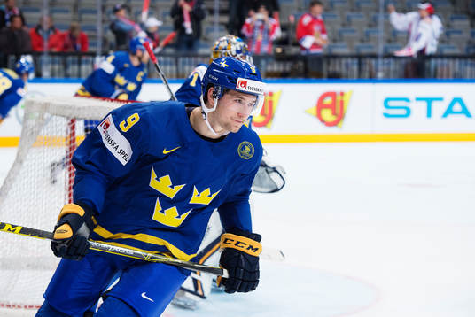 Sveriges Filip Forsberg värmer upp