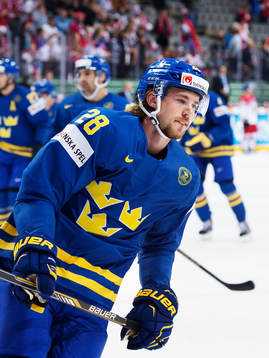 Sveriges Elias Lindholm värmer upp