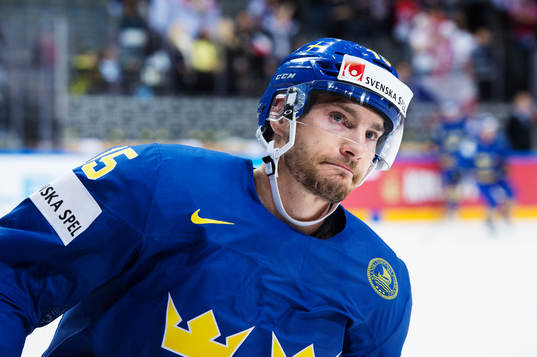 Sveriges Mattias Sjögren värmer upp