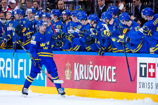 Sveriges Elias Lindholm jublar