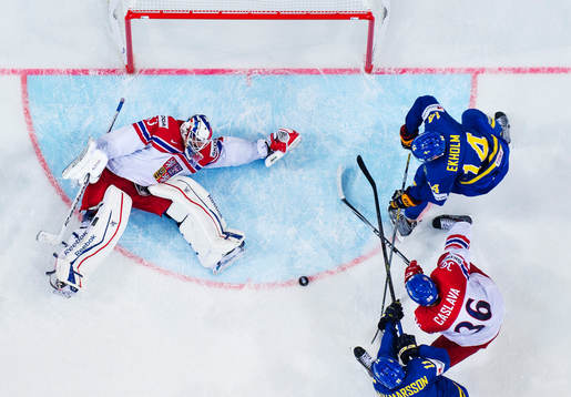 Sveriges Simon Hjalmarsson och Mattias Ekholm  oroar