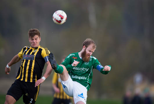 s Oskar Olsson rensar  undan och det blir målpass IFK