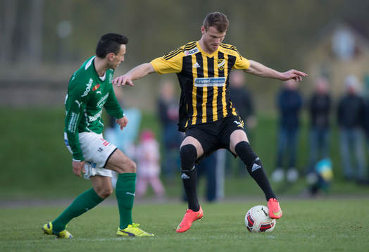 s Burim Rexhepi och IFK Hässleholms Ekrem Dibrani i