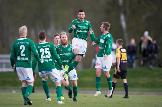 s Burim Rexhepi har kvitterat till 2-2 i matchen i division