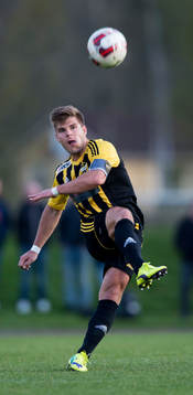 IFK Hässleholms Pontus Björnsson i matchen i division 2