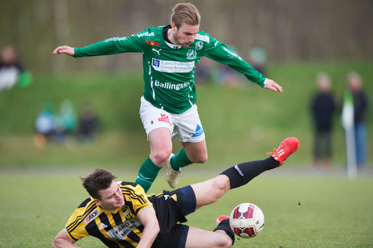 s IF:s Mattias Anderssoni matchen i division 2 mellan