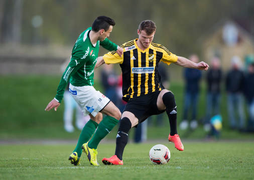 s Burim Rexhepi och IFK Hässleholms Ekrem Dibrani i