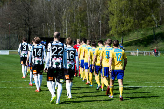 Spelarna gör entré