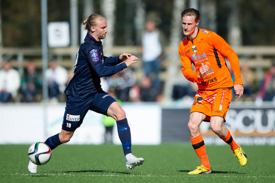 Varbergs Anton Tideman mot Utsiktens Niklas Tidstrand