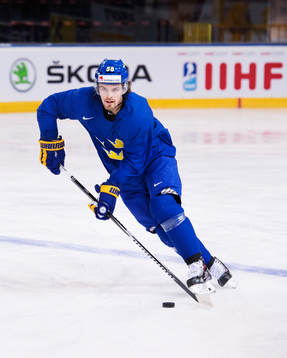 Anton Lander på Sveriges ishockeylandslags träning