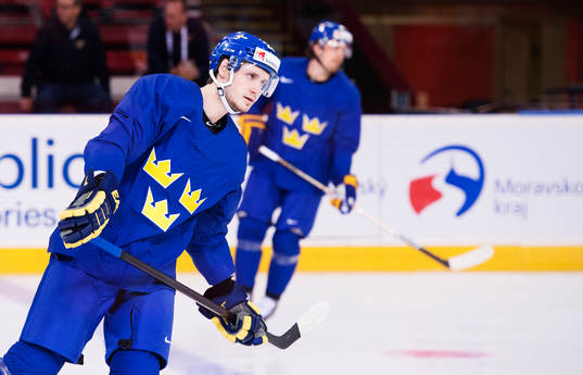 Oliver Ekman Larsson på Sveriges ishockeylandslags träning