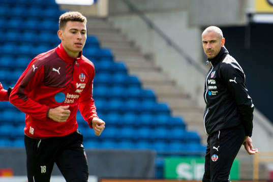 Helsingborgs Jordan Larsson och manager Henrik Larsson