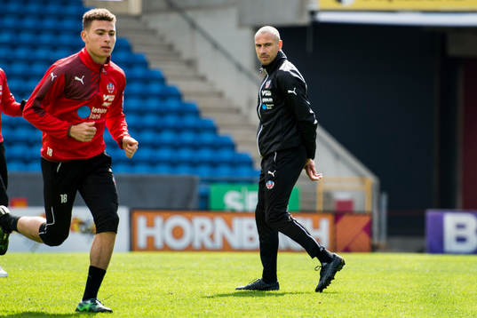 Helsingborgs Jordan Larsson och manager Henrik Larsson