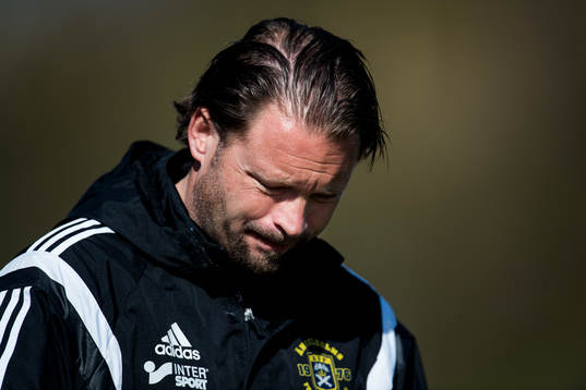 Ängelholms tränare Joakim Persson deppar