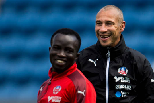 Helsingborgs Emmanuel Boateng och manager Henrik Larsson