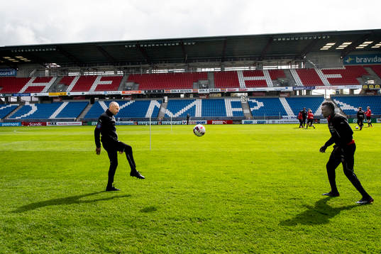 Helsingborgs manager Henrik Larsson och Lalawélé Atakora
