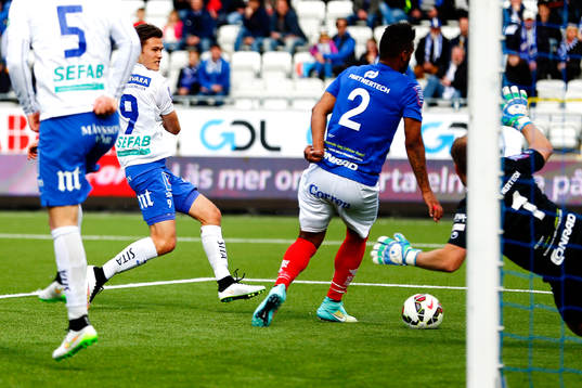 Norrköpings Arnor Ingvi Traustason gör 1-0