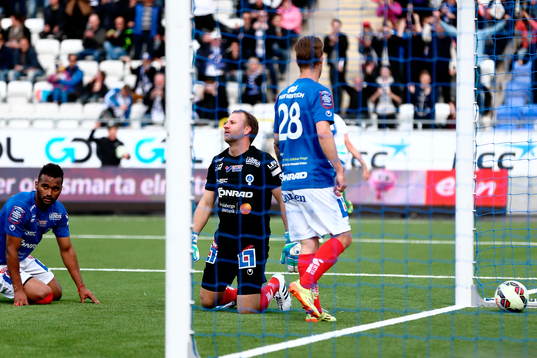 Åtvidabergs målvakt Henrik Gustavsso, Alberis da Silva