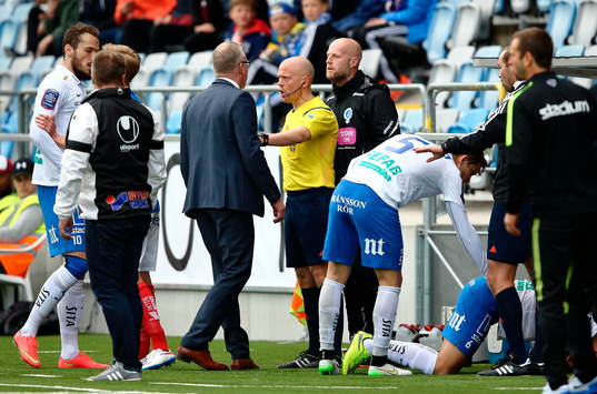Norrköpings tränare Jan Andersson reagerar på