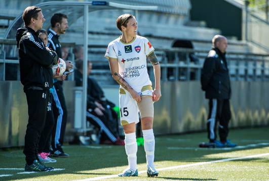 Rosengårds Therese Sjögran skadade låret