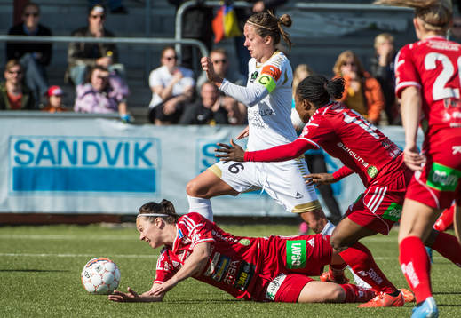 Rosengårds Lina Nilsson mot Piteås June Pedersen och