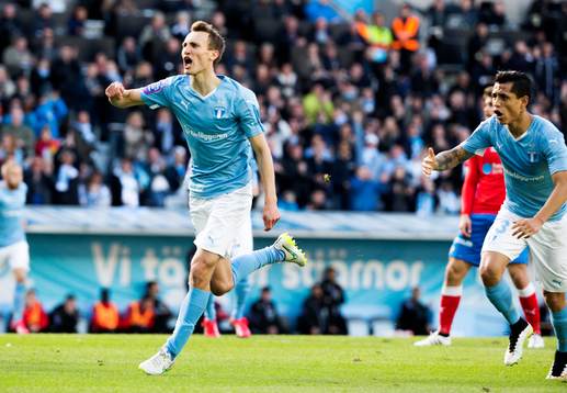 Malmös Magnus Wolff Eikrem gör 1-0
