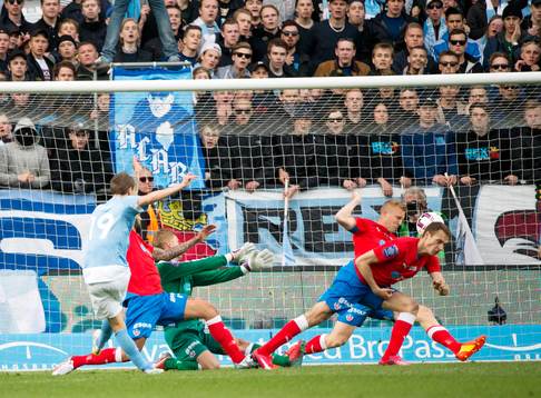 Malmös Magnus Wolff Eikrem gör 3-1
