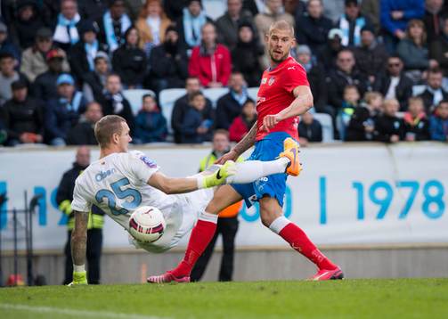 Helsingborgs Robin Simovic gjorde 2-1 målet bakom Malmö