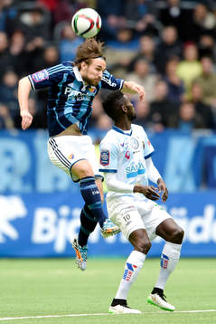 Djurgårdens Kevin Walker och Gefles Dioh Williams