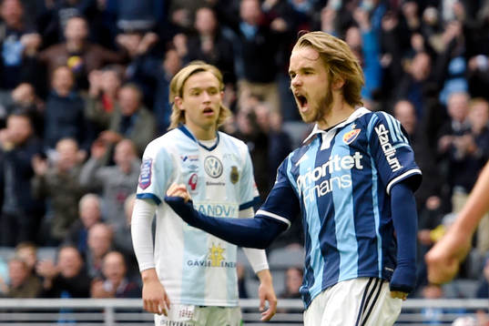 Djurgårdens Daniel Berntsen jublar