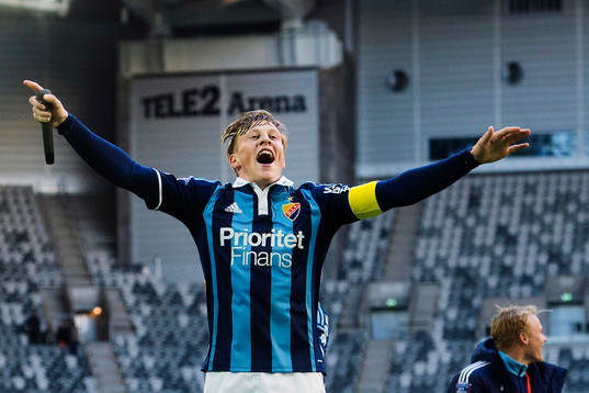 Djurgårdens Emil Bergström jublar