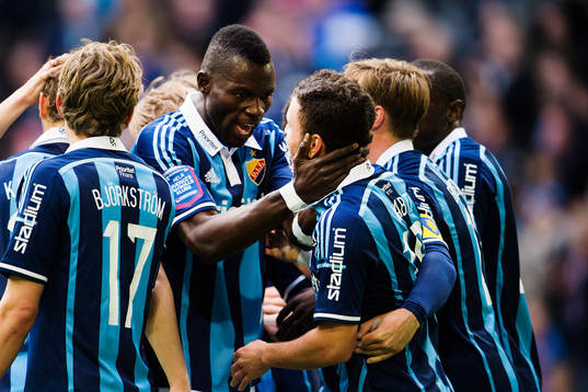 Djurgårdens Omar Colley jublar med Kerim Mrabti