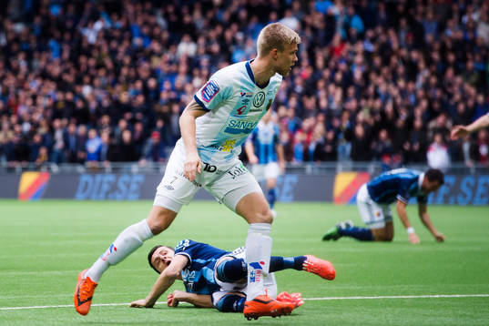 Gefles Robin Nilsson fäller Djurgårdens Haris Radetinac