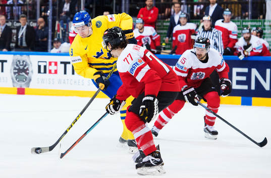 Sveriges Filip Forsberg skjuter in 0-1