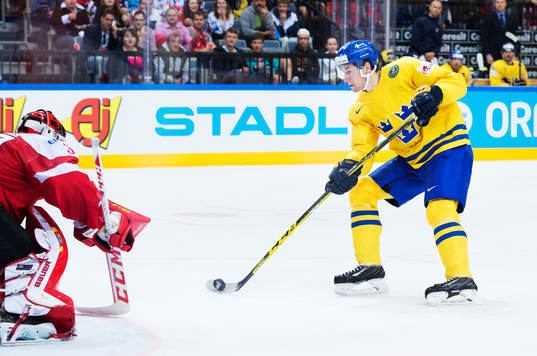 Sveriges Filip Forsberg skjuter in 0-6 bakom Österrikes
