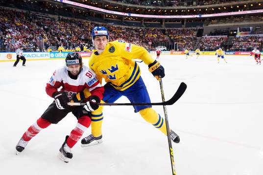 Österrikes Dominique Heinrich utmanas av Sveriges Filip