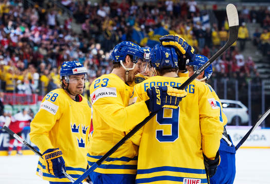 Sveriges Oliver Ekman Larsson kramar om Filip Forsberg
