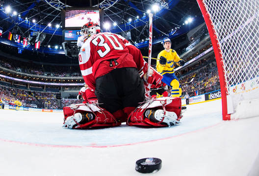 Sveriges Filip Forsberg skjuter in 0-4 bakom Österrikes