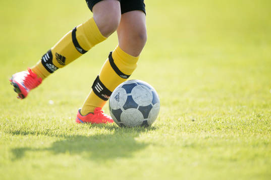 Bollkontroll i matchen i pojkar födda 2002 mellan IFK