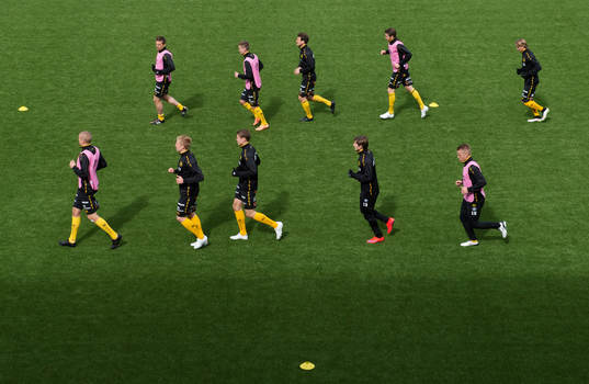 Elfsborg värmer upp innan fotbollsmatchen i Allsvenskan