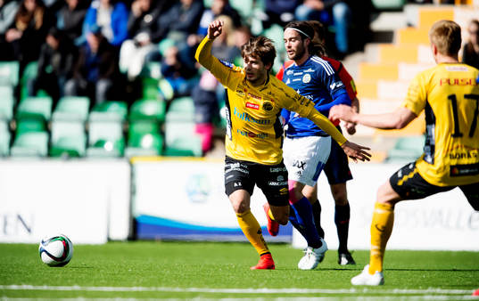 Elfsborgs Arber Zeneli eunder fotbollsmatchen i Allsvenskan