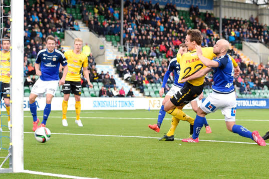 Elfsborgs Viktor Prodell gör 0-1trots hård uppvaktning