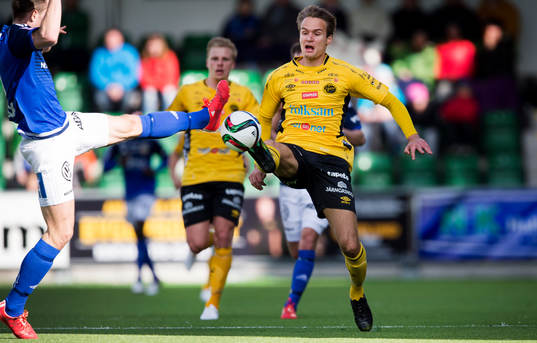 Sundsvalls Jon Gudni Fjoluson och Elfsborgs Viktor Prodell