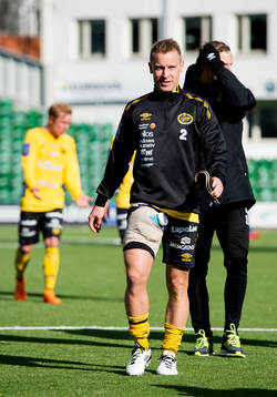 Elfsborgs Andreas Klarström har ett rejält bandage på