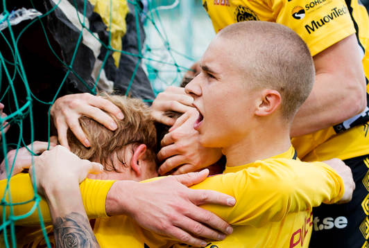Elfsborgs Viktor Prodell och Sebastian Holmén jublar
