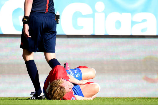 Helsingborgs Emil Krafth har ont