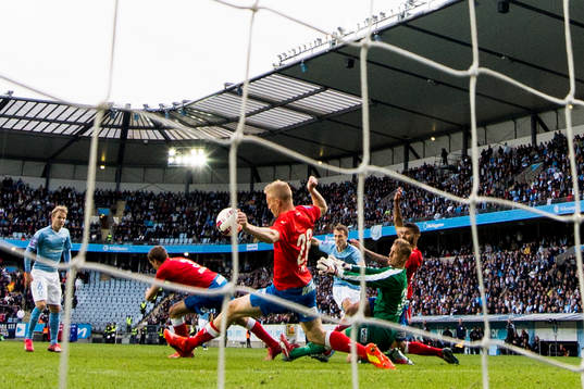 Malmö FFs Magnus Wolff Eikrem gör 3-1 målet och