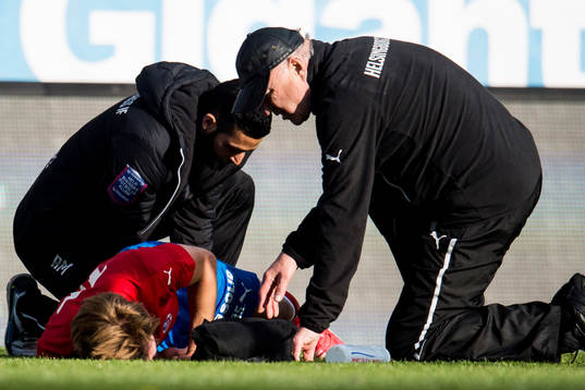 Helsingborgs Emil Krafth har ont