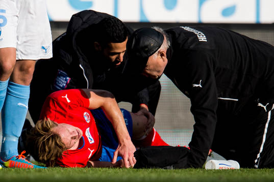 Helsingborgs Emil Krafth har ont